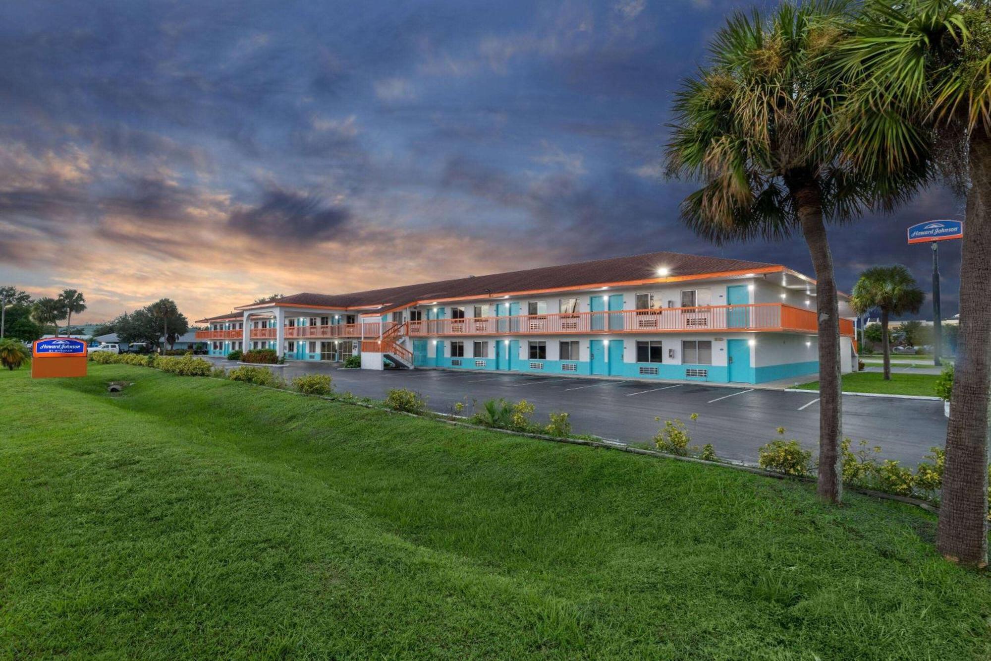 Howard Johnson By Wyndham Vero Beach/I-95 Dış mekan fotoğraf