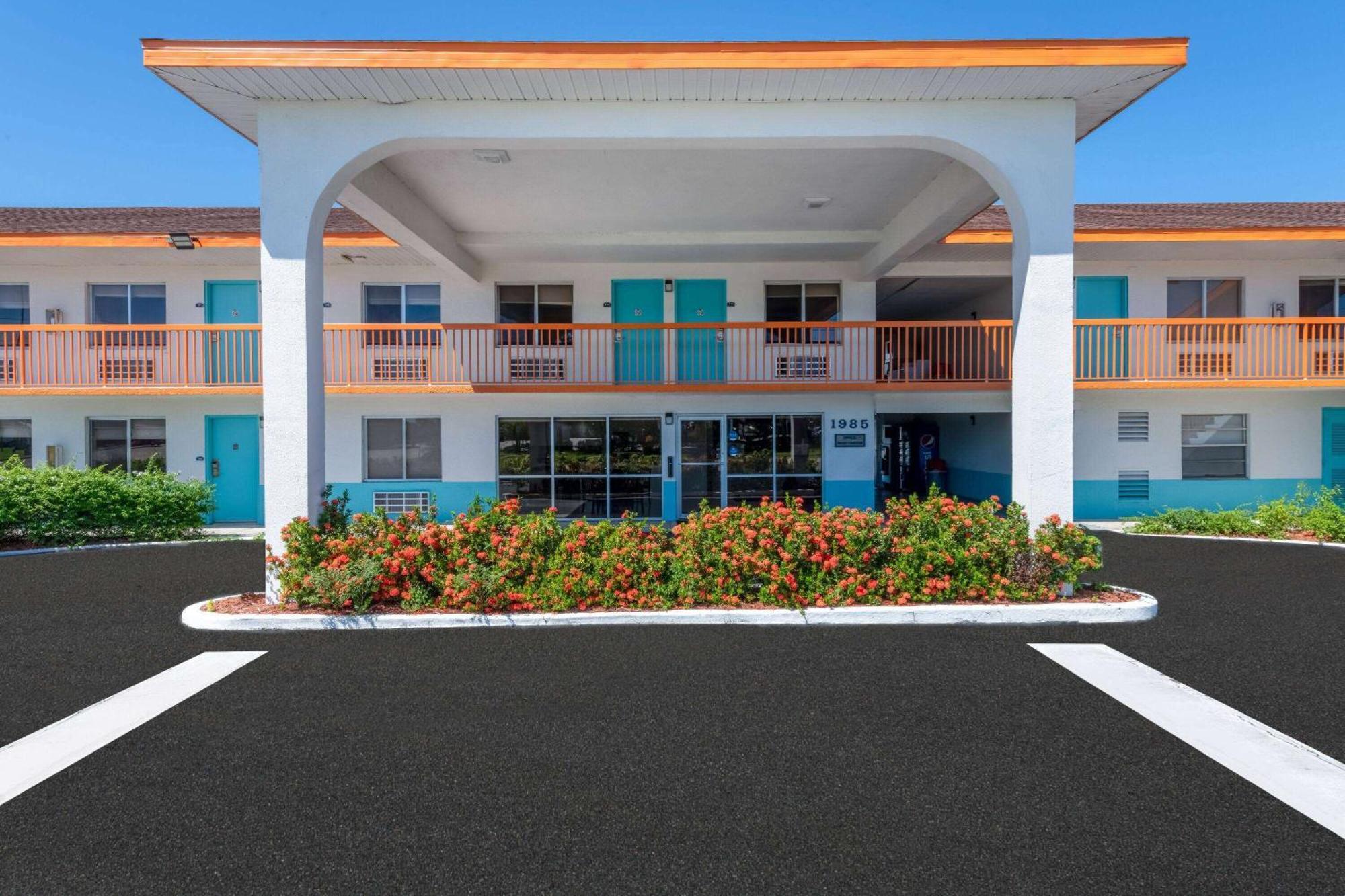 Howard Johnson By Wyndham Vero Beach/I-95 Dış mekan fotoğraf